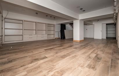 Maltepe Bağlarbaşı'nda Satılık Dükkan - 392 m²