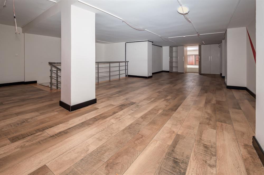 Maltepe Bağlarbaşı'nda Satılık Dükkan - 392 m²