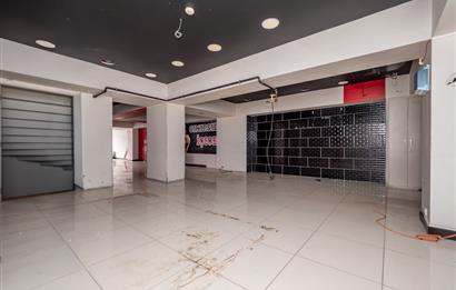 Maltepe Bağlarbaşı'nda Satılık Dükkan - 392 m²