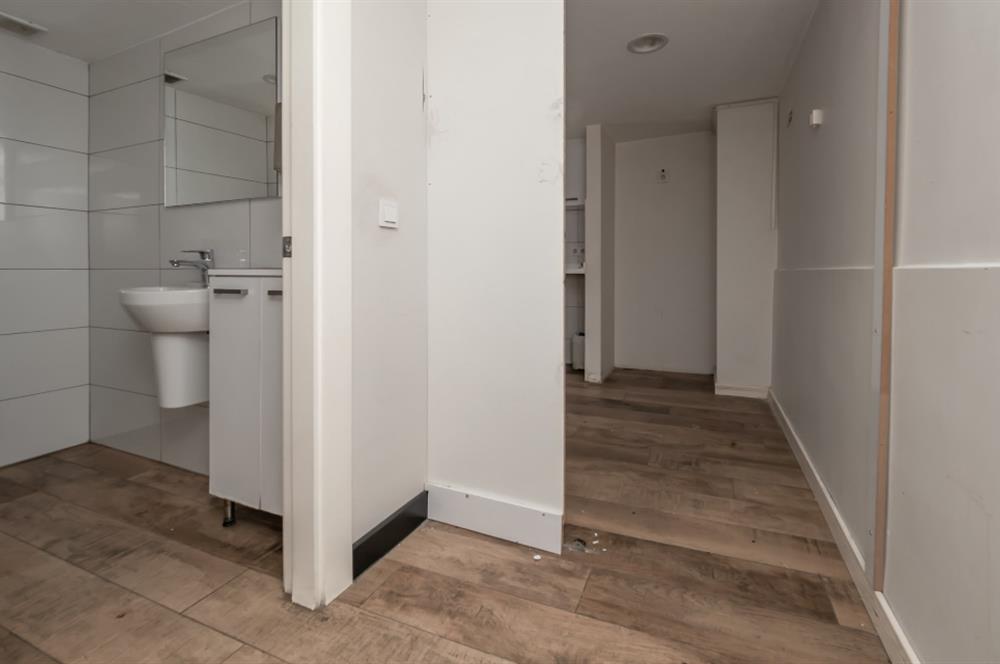 Maltepe Bağlarbaşı'nda Satılık Dükkan - 392 m²