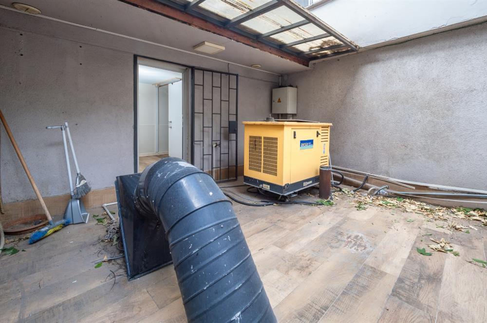 Maltepe Bağlarbaşı'nda Satılık Dükkan - 392 m²