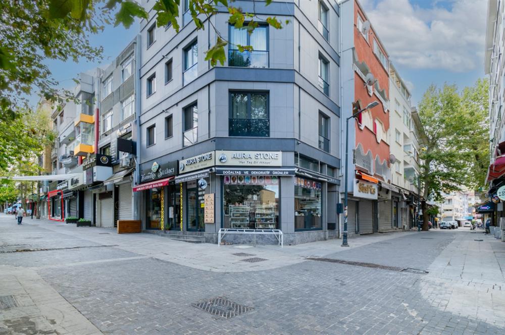 Maltepe Bağlarbaşı'nda Satılık Dükkan - 392 m²