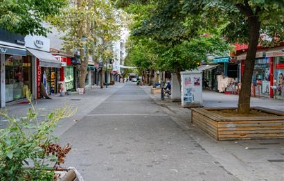 Maltepe Bağlarbaşı'nda Satılık Dükkan - 392 m²