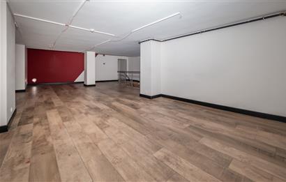 Maltepe Bağlarbaşı'nda Satılık Dükkan - 392 m²