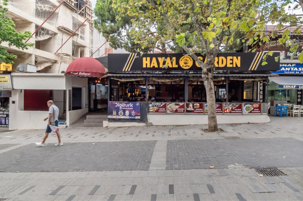 Maltepe Bağlarbaşı'nda Satılık Dükkan - 392 m²