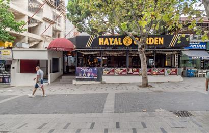 Maltepe Bağlarbaşı'nda Satılık Dükkan - 392 m²