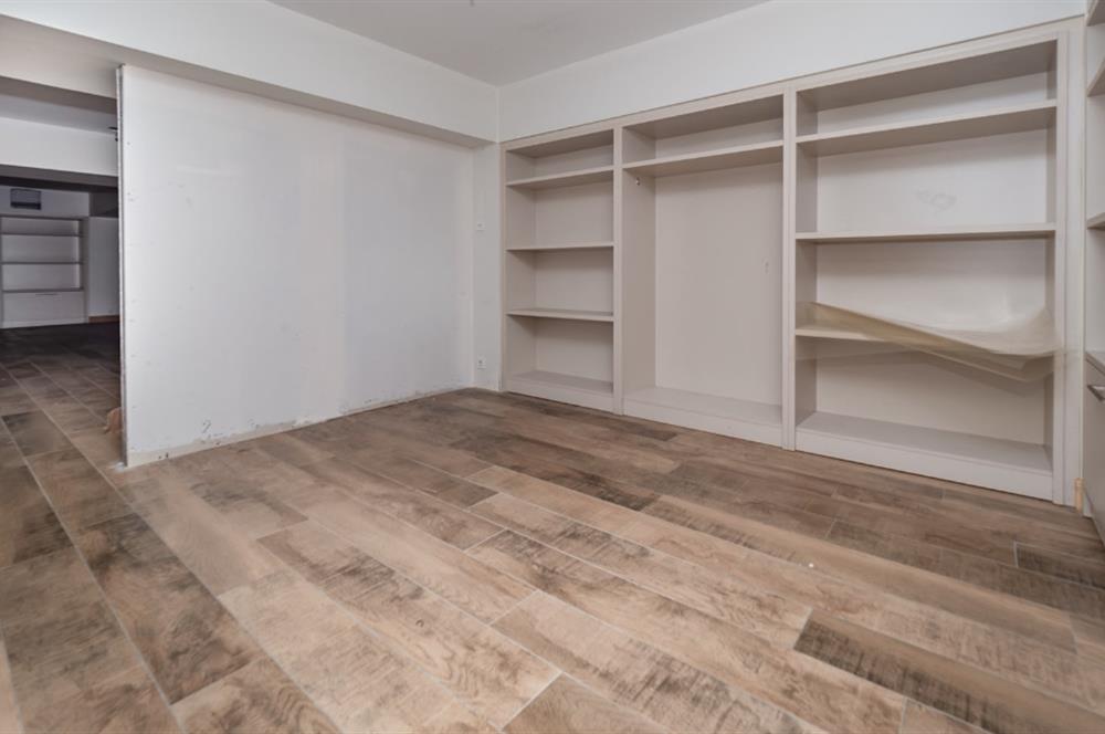 Maltepe Bağlarbaşı'nda Satılık Dükkan - 392 m²