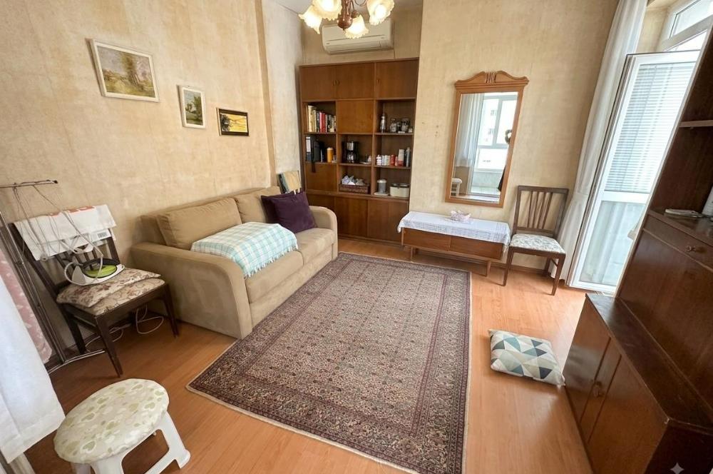 KADIKÖY, FENERYOLU ÖZGÜRLÜK PARKI KARŞISINDA SATILIK 3+1 DAİRE