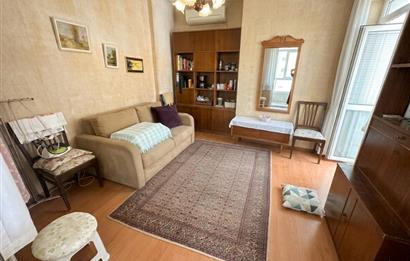 KADIKÖY, FENERYOLU ÖZGÜRLÜK PARKI KARŞISINDA SATILIK 3+1 DAİRE