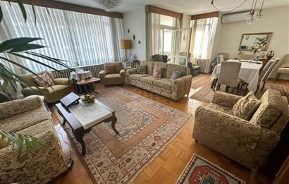 KADIKÖY, FENERYOLU ÖZGÜRLÜK PARKI KARŞISINDA SATILIK 3+1 DAİRE