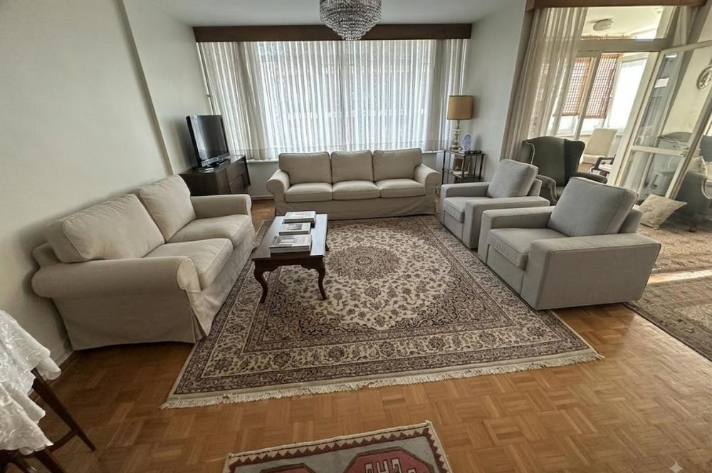 KADIKÖY, FENERYOLU ÖZGÜRLÜK PARKI KARŞISINDA SATILIK 3+1 DAİRE