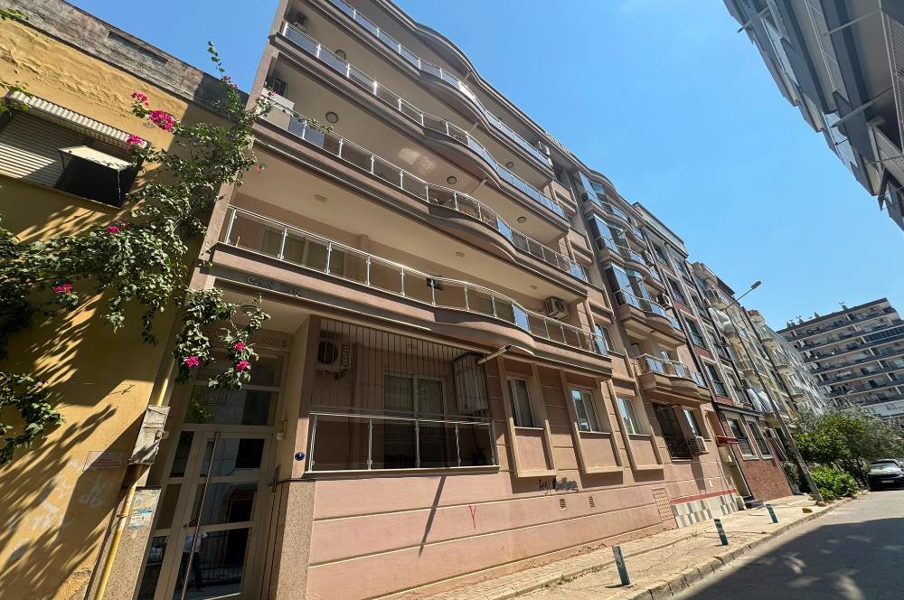 Karşıyaka Fikri Altay Mah. Geniş ve Ferah 2+1 Satılık Daire