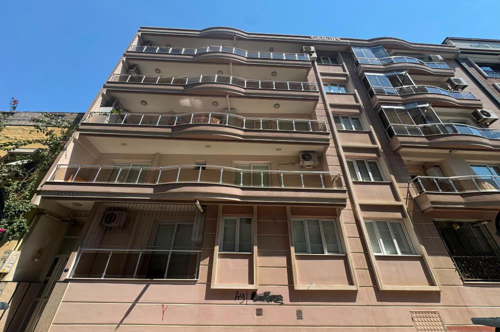 Karşıyaka Fikri Altay Mah. Geniş ve Ferah 2+1 Satılık Daire