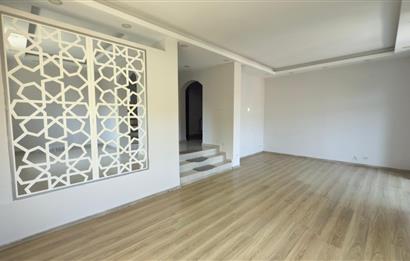 Bizim Vadi Sitesi'nde Şömineli, Teraslı 5+2 Kiralık Villa