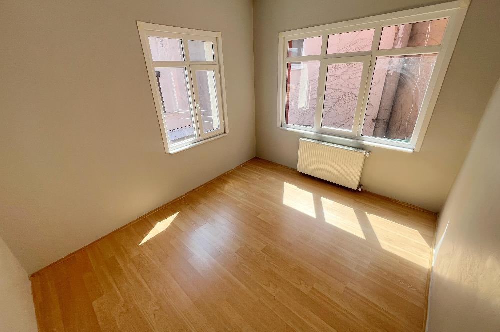 Sarıyer Merkez'de Denize Sıfır, kiralık 2+1 Daire
