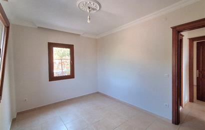 Bodrum Ortakent  kiralık eşyasız 2+1 giriş katı daire