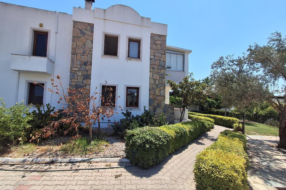 Bodrum Ortakent  kiralık eşyasız 2+1 giriş katı daire