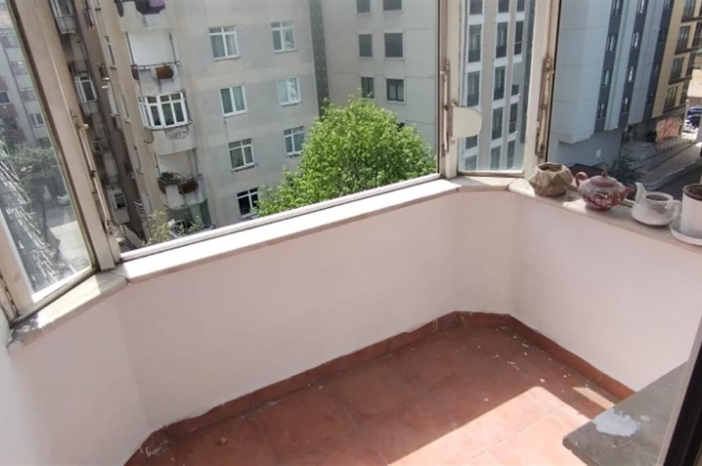 Sahrayıcedit Merkezde, Metronun Karşısında Satılık 3+1 Daire