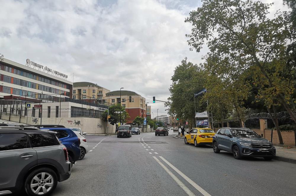 C21 GERÇEK'TEN İSTANBUL CADDESİ ÜZERİNDE DEĞERLİ KONUMDA DÜKKAN