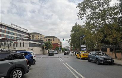 C21 GERÇEK'TEN İSTANBUL CADDESİ ÜZERİNDE DEĞERLİ KONUMDA DÜKKAN