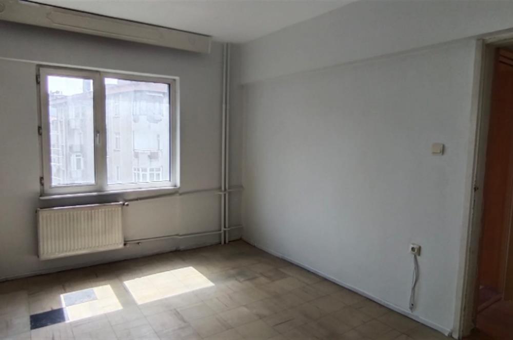 Sahrayıcedit Merkezde, Metronun Karşısında Satılık 3+1 Daire
