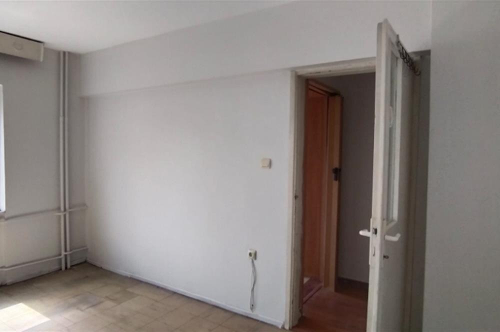 Sahrayıcedit Merkezde, Metronun Karşısında Satılık 3+1 Daire