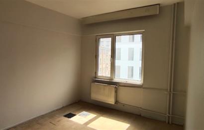 Sahrayıcedit Merkezde, Metronun Karşısında Satılık 3+1 Daire