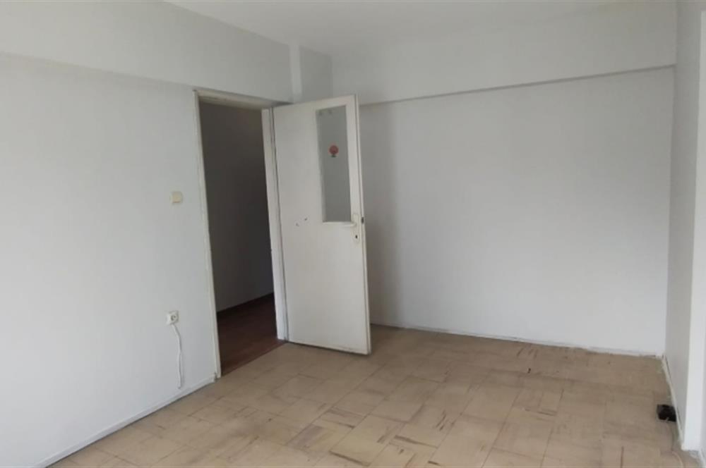 Sahrayıcedit Merkezde, Metronun Karşısında Satılık 3+1 Daire