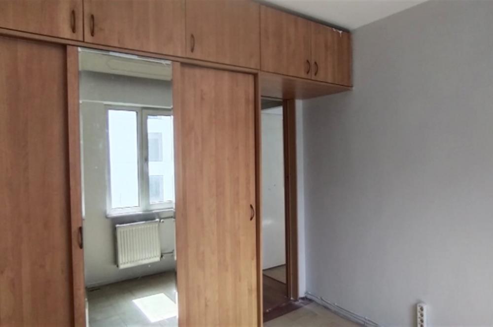 Sahrayıcedit Merkezde, Metronun Karşısında Satılık 3+1 Daire