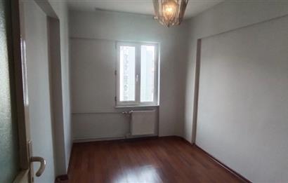 Sahrayıcedit Merkezde, Metronun Karşısında Satılık 3+1 Daire