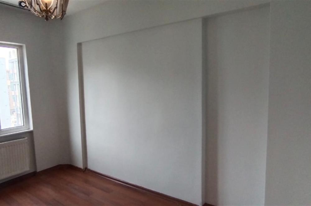 Sahrayıcedit Merkezde, Metronun Karşısında Satılık 3+1 Daire