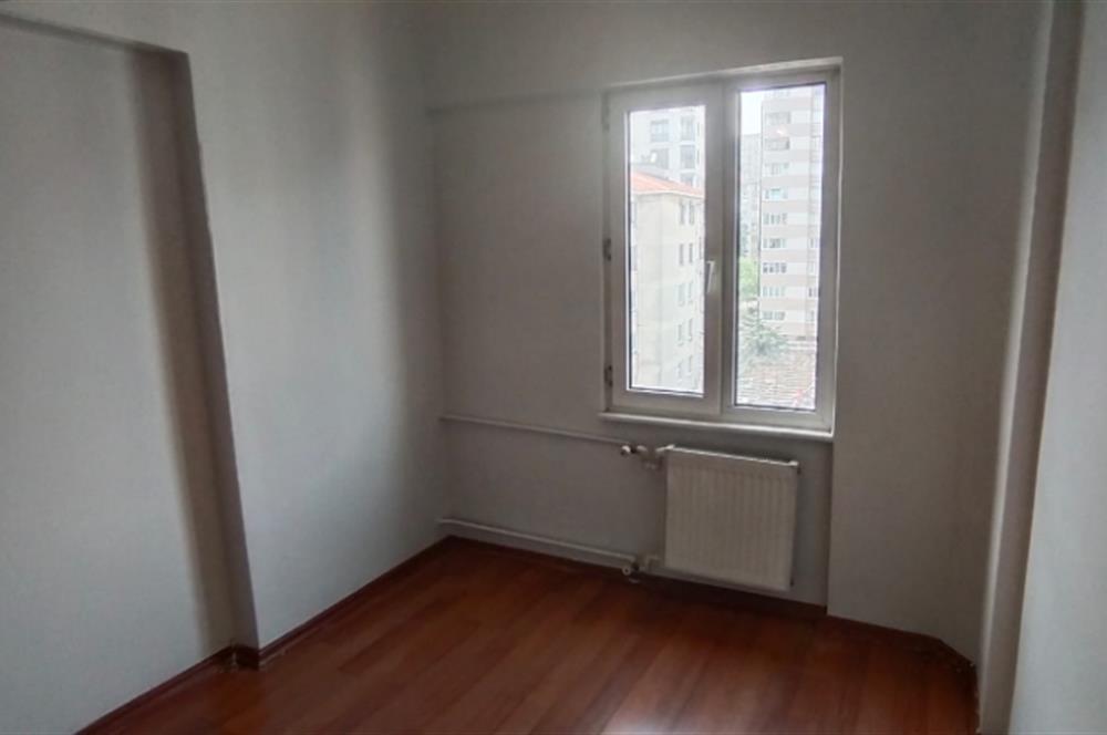 Sahrayıcedit Merkezde, Metronun Karşısında Satılık 3+1 Daire