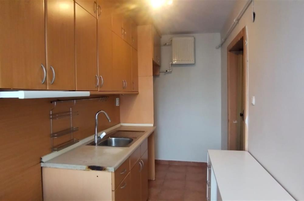 Sahrayıcedit Merkezde, Metronun Karşısında Satılık 3+1 Daire