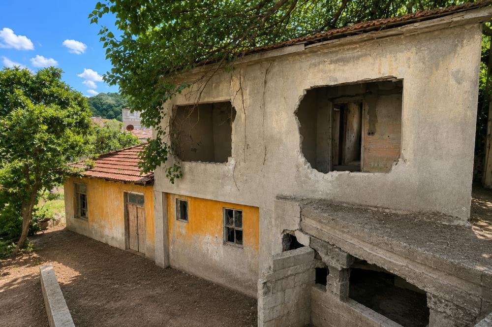 Sarıyer Merkez Yusuf Ziya Öniş Stadyumu Karşısında 500 m² Arsa 