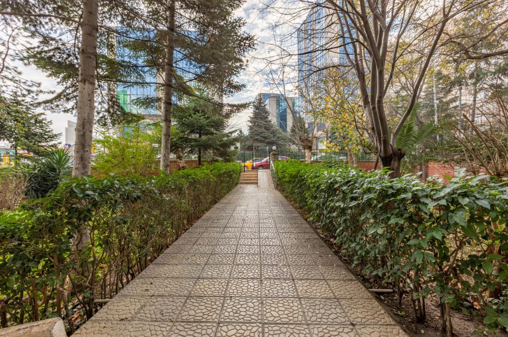 Sahrayıcedit Merkezde, Metronun Karşısında Satılık 3+1 Daire