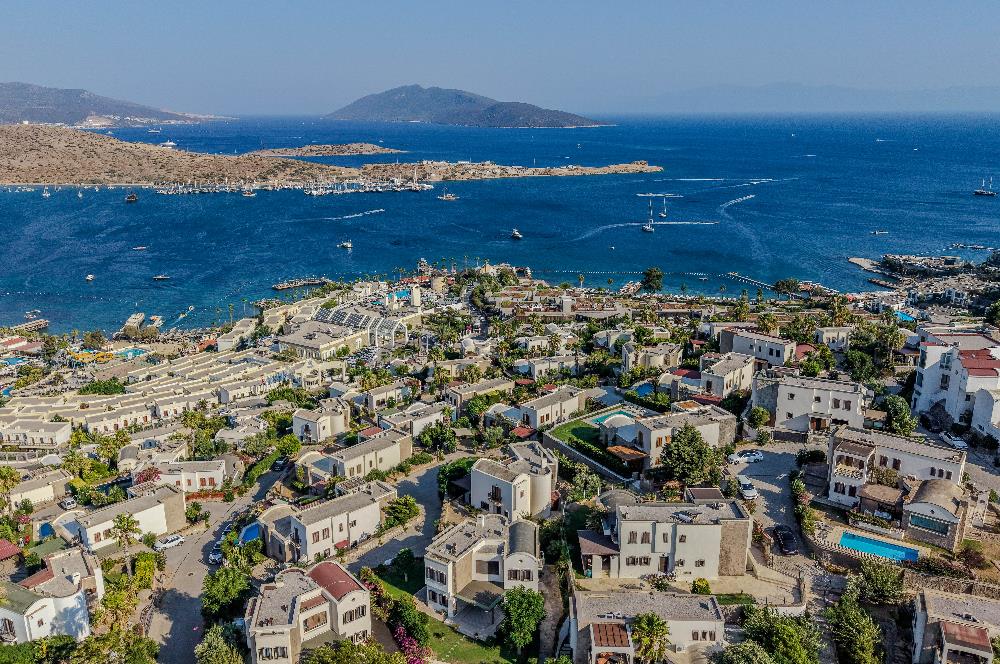 Bitez'de Site İçerisinde Satılık 3+1 Müstakil Villa