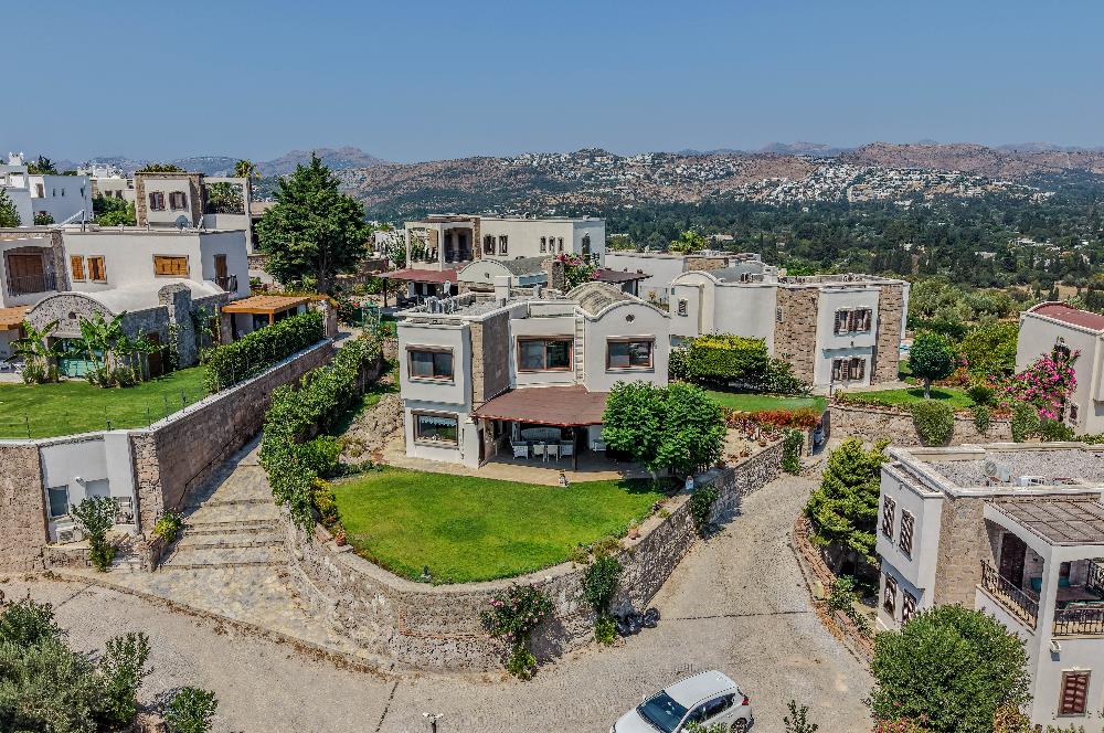 Bitez'de Site İçerisinde Satılık 3+1 Müstakil Villa