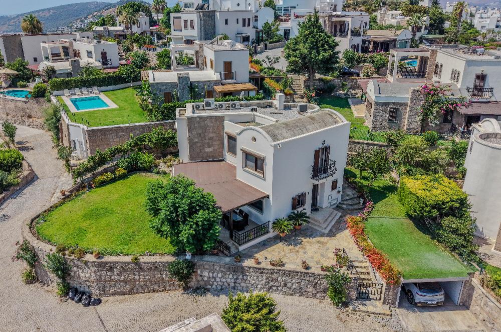 Bitez'de Site İçerisinde Satılık 3+1 Müstakil Villa