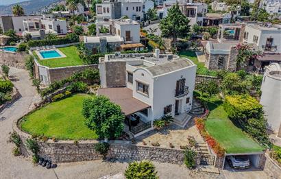 Bitez'de Site İçerisinde Satılık 3+1 Müstakil Villa