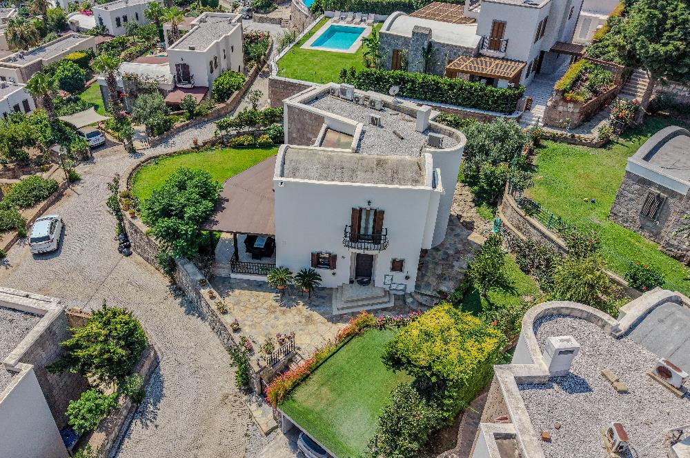 Bitez'de Site İçerisinde Satılık 3+1 Müstakil Villa