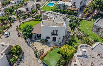 Bitez'de Site İçerisinde Satılık 3+1 Müstakil Villa