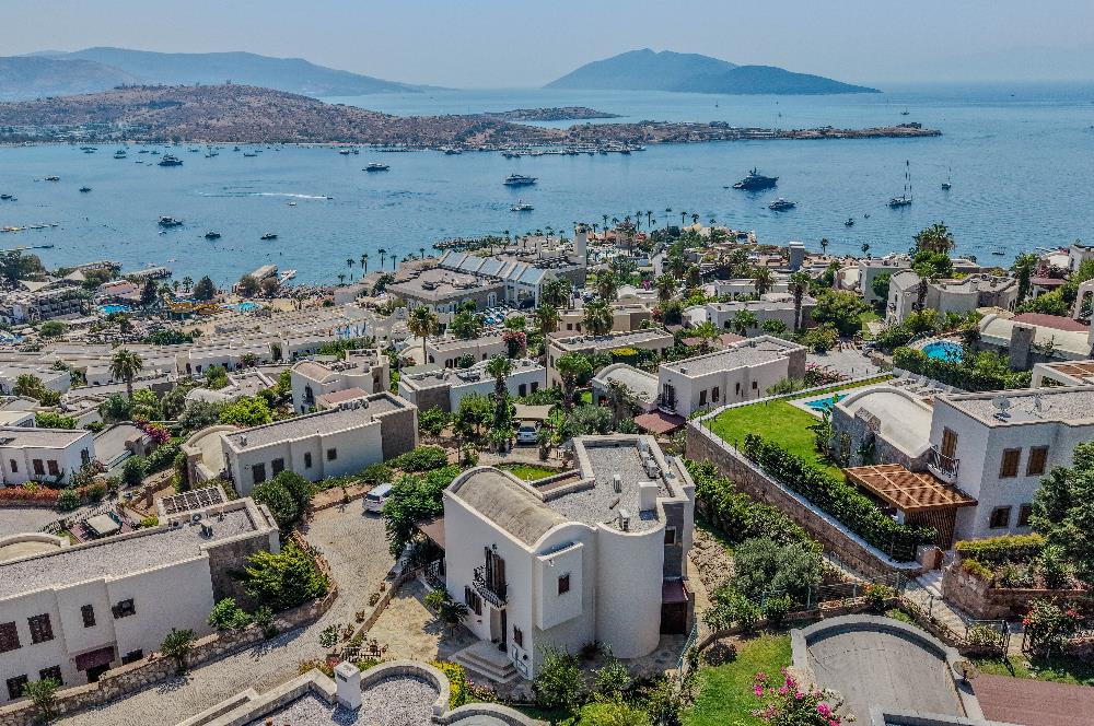 Bitez'de Site İçerisinde Satılık 3+1 Müstakil Villa