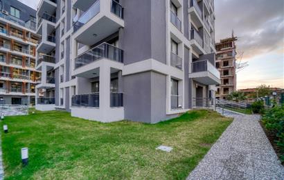 Çiğli/Balatçık Havuzlu Sitede Kiralık Kapalı Mutfaklı 2+1 Daire