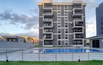 Çiğli/Balatçık Havuzlu Sitede Kiralık Kapalı Mutfaklı 2+1 Daire