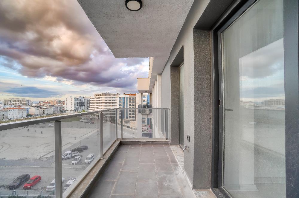 Çiğli/Balatçık Havuzlu Sitede Kiralık Kapalı Mutfaklı 2+1 Daire
