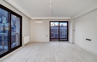 Çiğli/Balatçık Havuzlu Sitede Kiralık Kapalı Mutfaklı 2+1 Daire