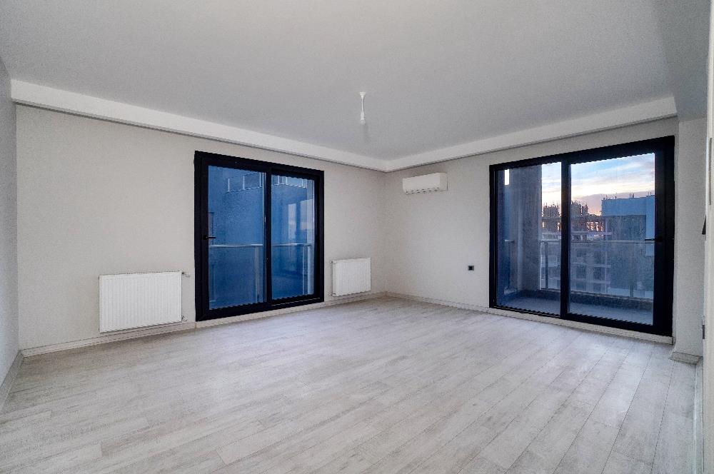 Çiğli/Balatçık Havuzlu Sitede Kiralık Kapalı Mutfaklı 2+1 Daire