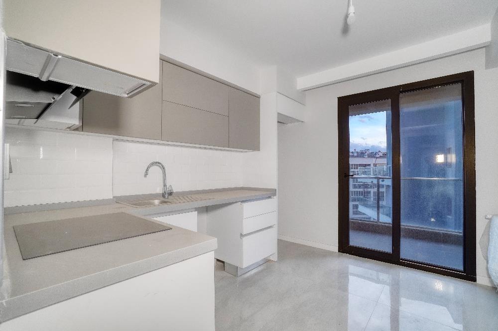 Çiğli/Balatçık Havuzlu Sitede Kiralık Kapalı Mutfaklı 2+1 Daire