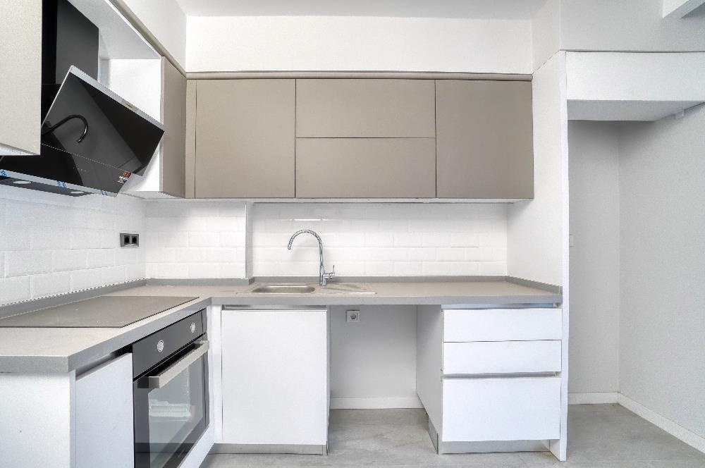 Çiğli/Balatçık Havuzlu Sitede Kiralık Kapalı Mutfaklı 2+1 Daire