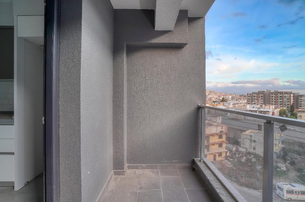 Çiğli/Balatçık Havuzlu Sitede Kiralık Kapalı Mutfaklı 2+1 Daire